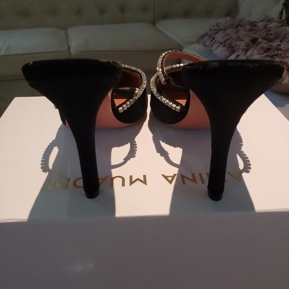 Amina Muaddi Gilda Mules - Picture 4 of 8